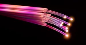 2022, Anno Internazionale del Vetro. Alla scoperta del materiale che compone la fibra ottica 