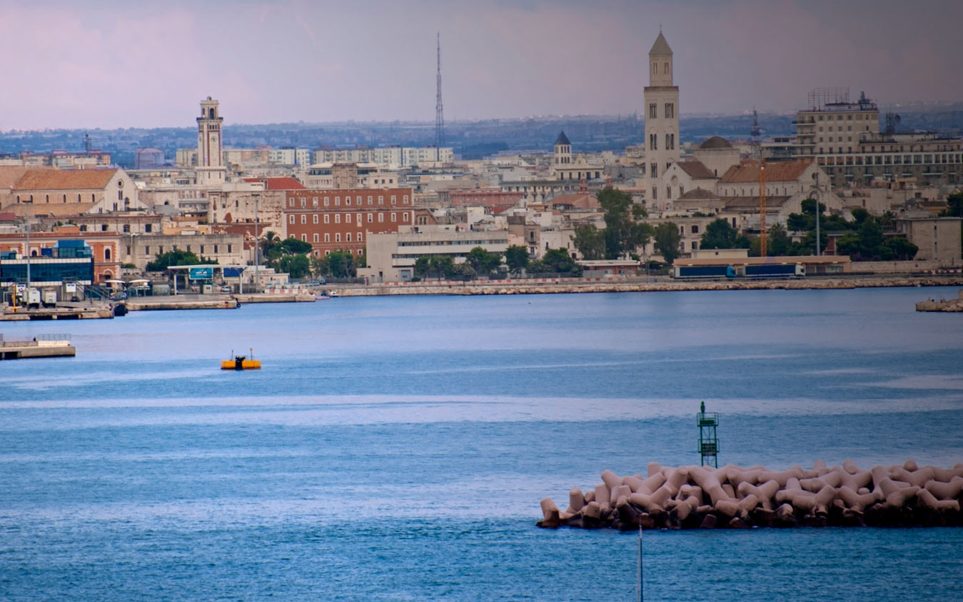 Bari, già disponibile la fibra FTTH di Open Fiber