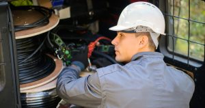 Fibra ottica, cos’è esattamente e a che punto siamo in Italia?